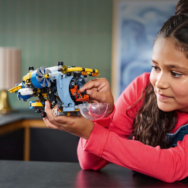 LEGO---Technic---Submarino-de-Pesquisa-em-Mar-Profundo---42201-11