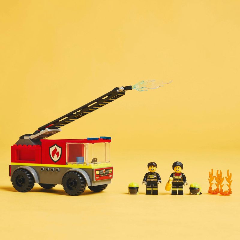 LEGO---City-Fire---Caminhao-dos-Bombeiros-com-Escada-de-Combate-ao-Fogo---60463-4