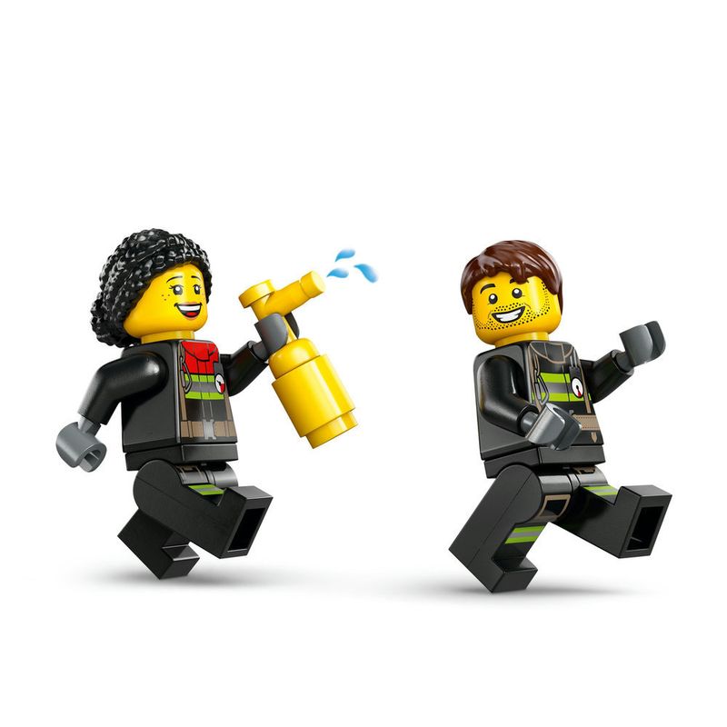 LEGO---City-Fire---Caminhao-dos-Bombeiros-com-Escada-de-Combate-ao-Fogo---60463-11