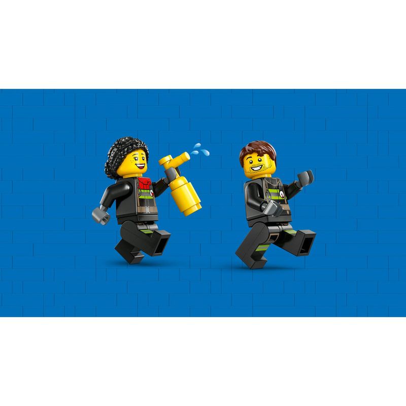 LEGO---City-Fire---Caminhao-dos-Bombeiros-com-Escada-de-Combate-ao-Fogo---60463-13