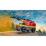 LEGO---City-Fire---Caminhao-dos-Bombeiros-com-Escada-de-Combate-ao-Fogo---60463-14