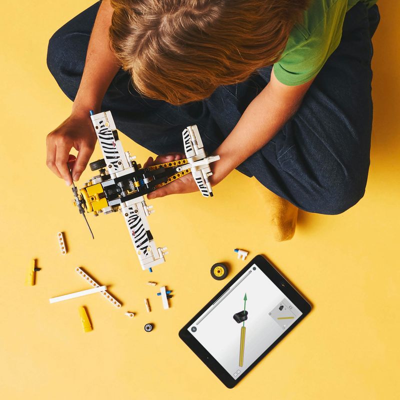 LEGO---Technic---Bush-Plane---42198-3