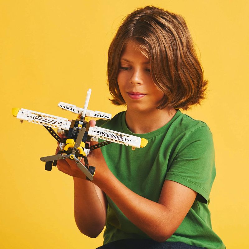 LEGO---Technic---Bush-Plane---42198-5