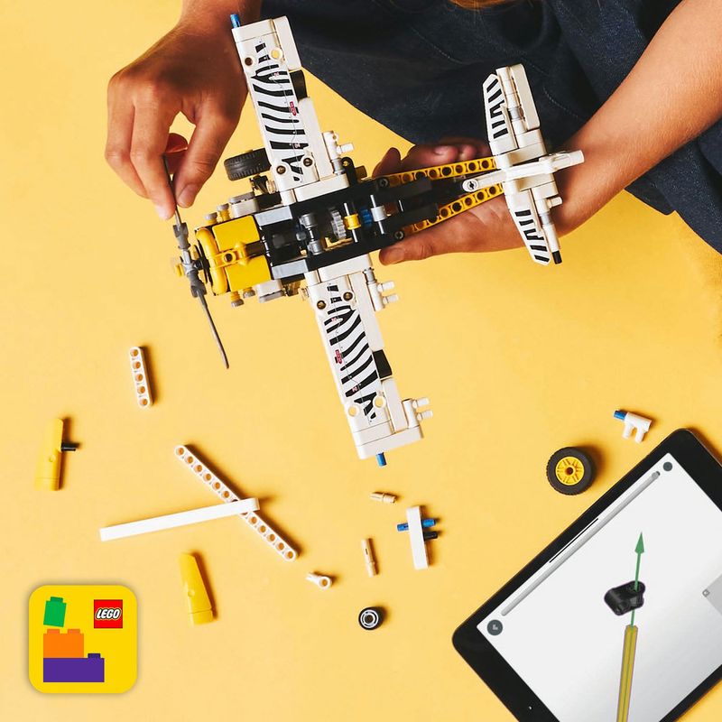 LEGO---Technic---Bush-Plane---42198-12