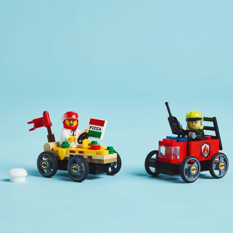 LEGO---City-Great-Vehicles---Pack-de-Carros-de-Corrida-Pizza-vs-Caminhao-dos-Bombeiros---60458-4