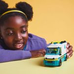 LEGO---City-Great-Vehicles---Ambulancia-de-Emergencia---60451-11
