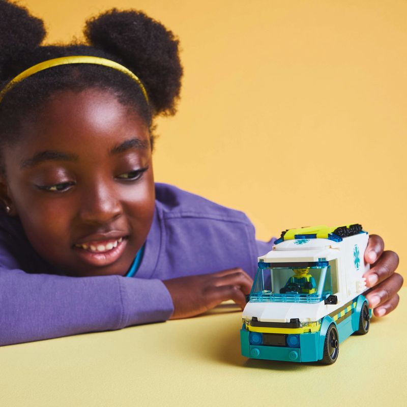LEGO---City-Great-Vehicles---Ambulancia-de-Emergencia---60451-11