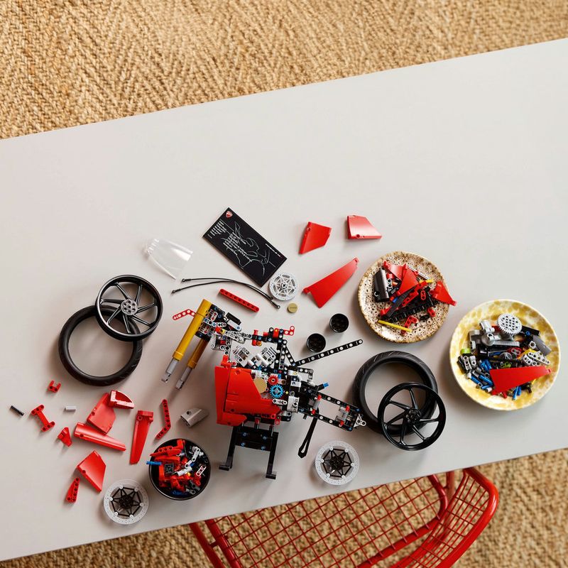 LEGO---Technic---Motocicleta-Ducati-Panigale-V4-S---42202-3