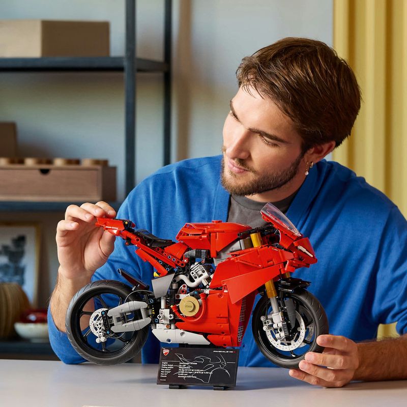 LEGO---Technic---Motocicleta-Ducati-Panigale-V4-S---42202-5