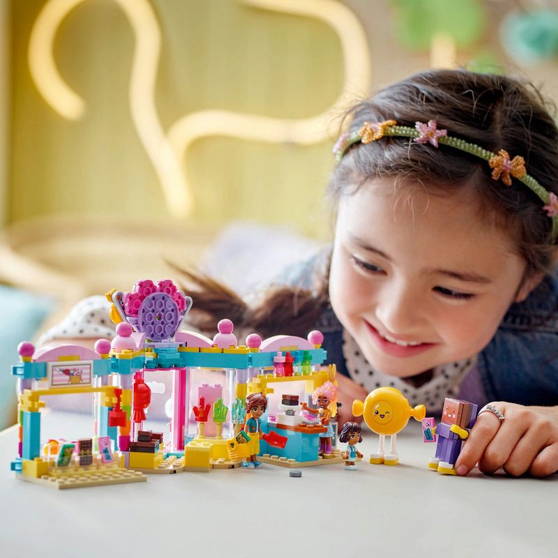 LEGO---LEGO-Friends---Loja-de-Doces-de-Heartlake-City---42649-5