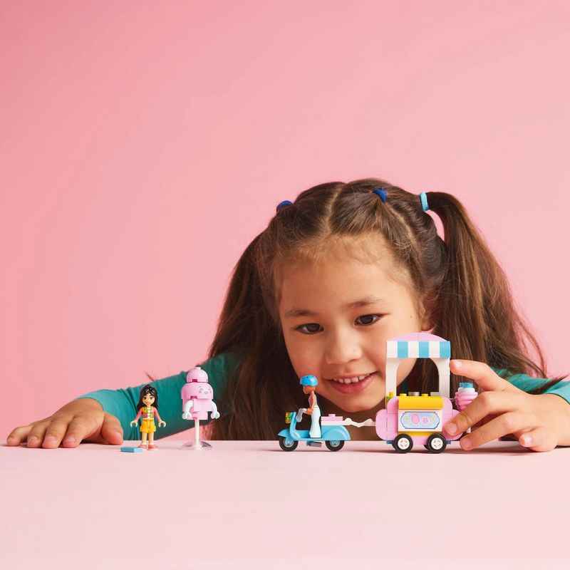 LEGO---LEGO-Friends---Barraca-de-Algodao-doce-e-Motocicleta---42643-5
