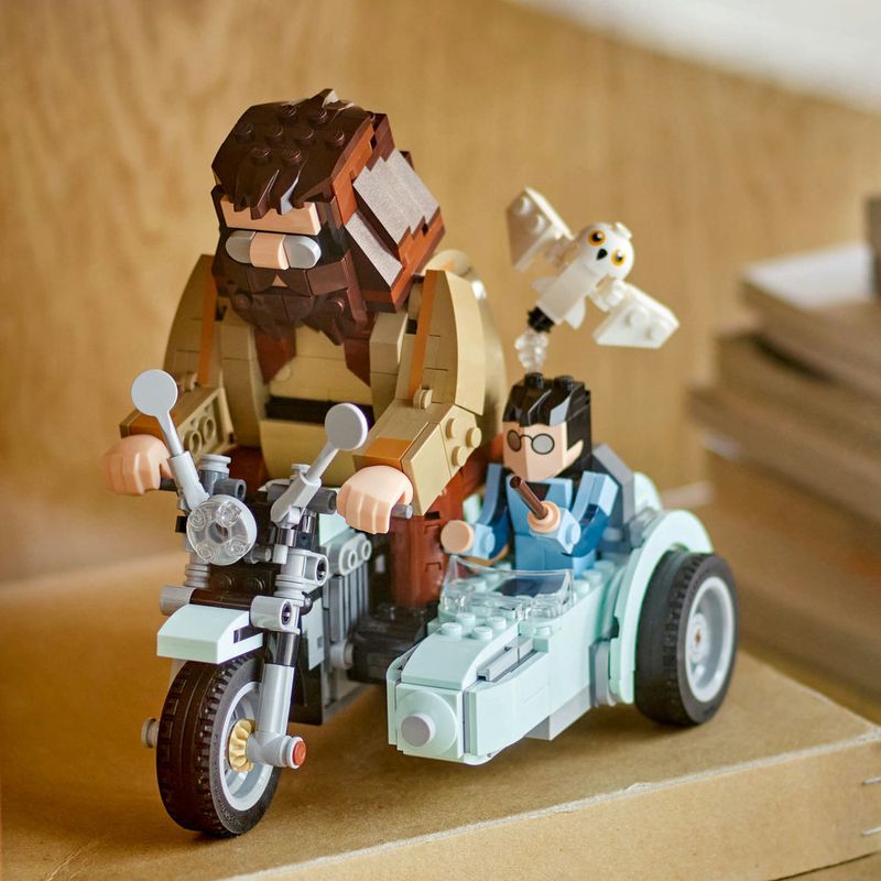 LEGO---Harry-Potter---Passeio-de-Motocicleta-de-Hagrid-e-Harry---76443-8