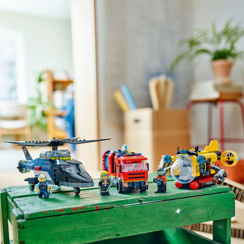 LEGO---City-Great-Vehicles---Remix-de-Helicoptero-Caminhao-dos-Bombeiros-e-Submarino---60462-4