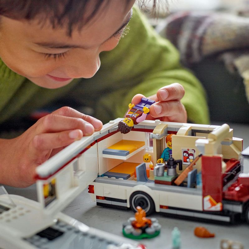 LEGO---City-Great-Vehicles---Motorhome-de-Aventuras-Festivas---60454-11