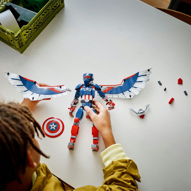 LEGO---Super-Heroes-Marvel---Figura-de-Construcao-do-Novo-Capitao-America---76296-3