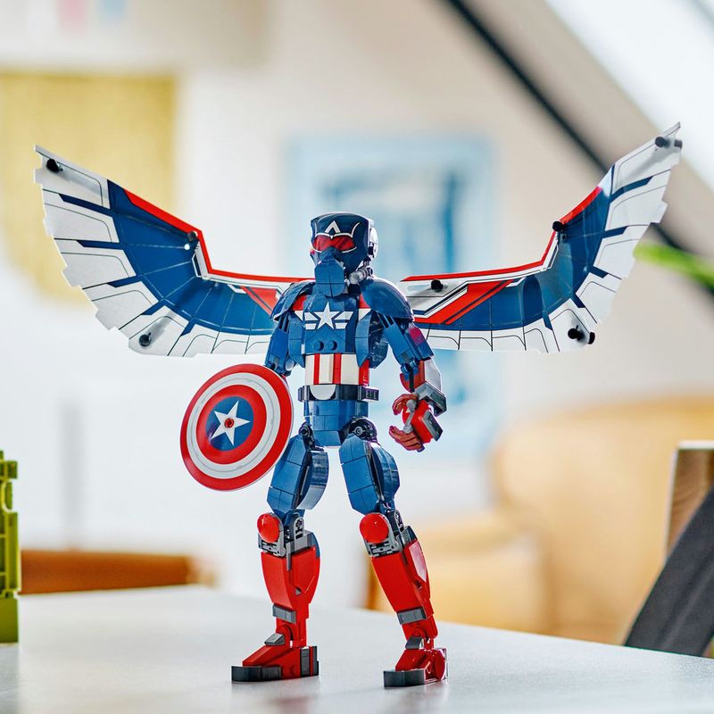 LEGO---Super-Heroes-Marvel---Figura-de-Construcao-do-Novo-Capitao-America---76296-4