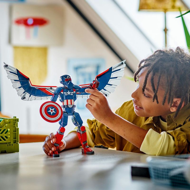 LEGO---Super-Heroes-Marvel---Figura-de-Construcao-do-Novo-Capitao-America---76296-5