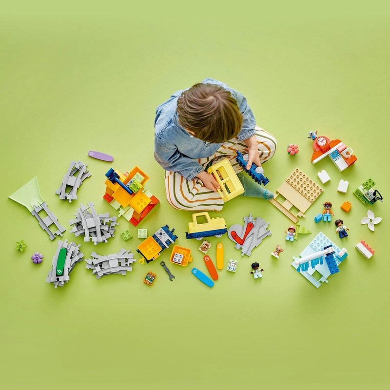 LEGO---DUPLO-Town---Grande-Trem-Comunitario-Interativo---10428-8