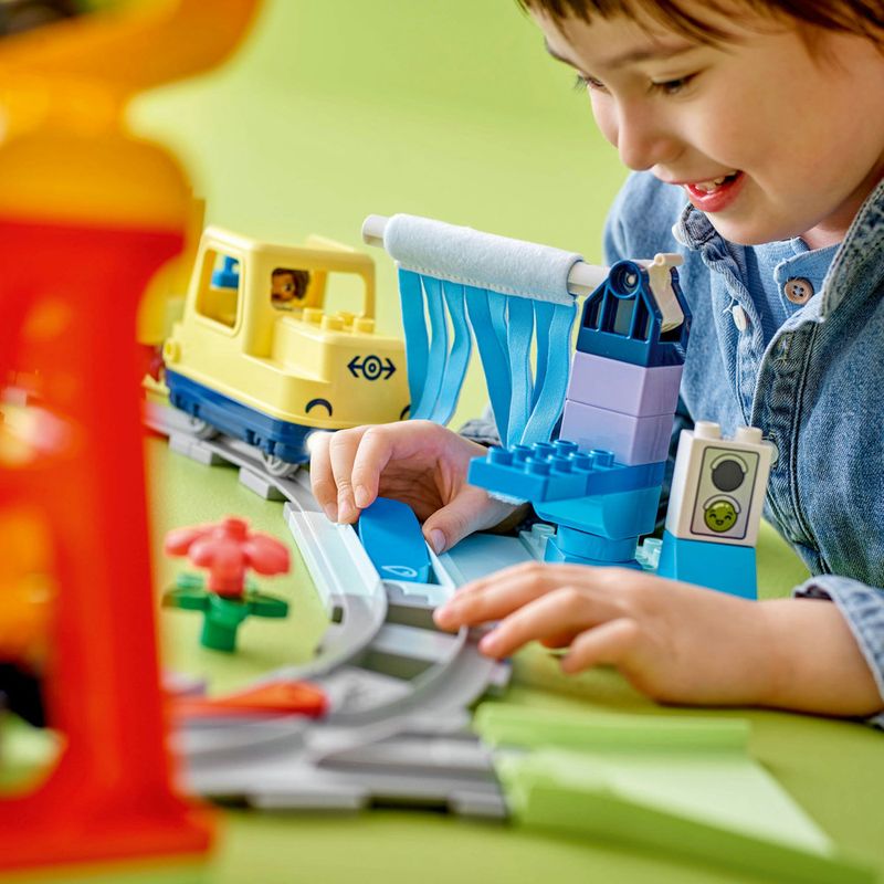 LEGO---DUPLO-Town---Grande-Trem-Comunitario-Interativo---10428-9