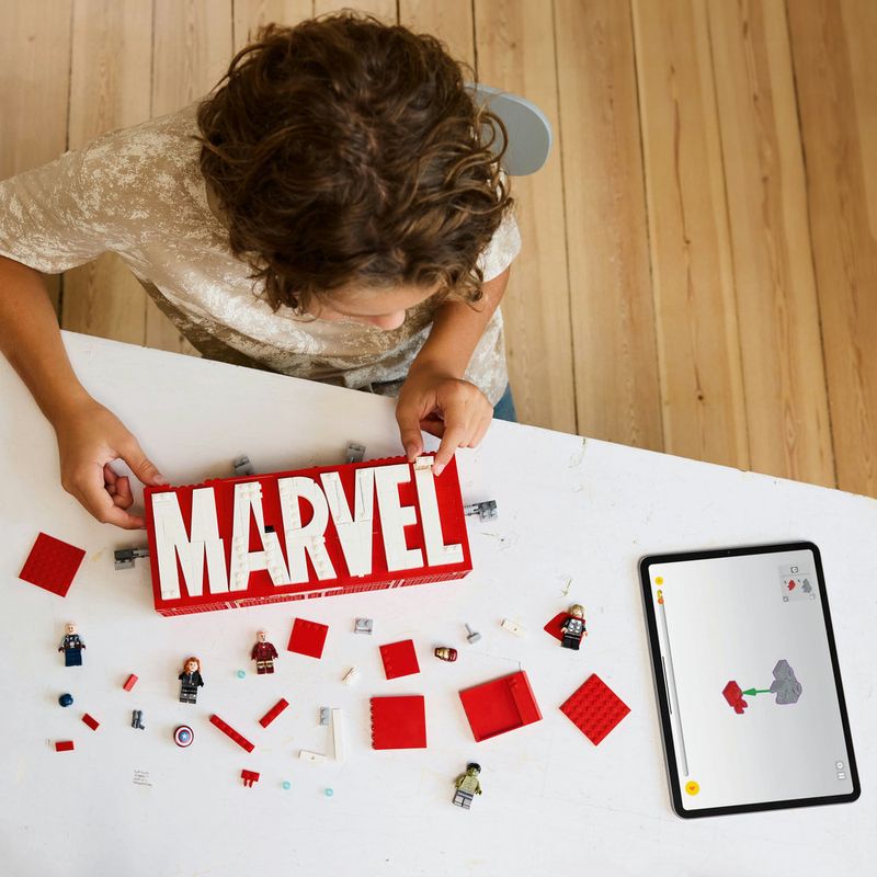 LEGO---Super-Heroes-Marvel---Logo-e-Minifiguras-da-Marvel---76313-3