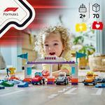 LEGO---DUPLO-Town---Carros-e-Motoristas-das-Equipes-de-Corrida-de-F1---10445-4