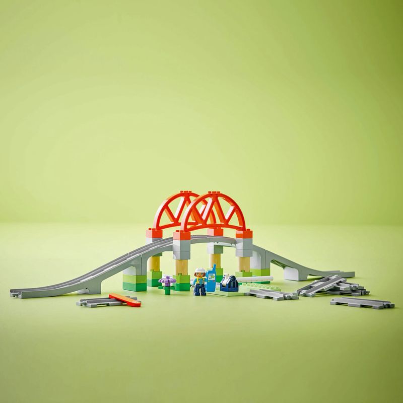 LEGO---DUPLO-Town---Pacote-de-Expansao-de-Ponte-e-Trilhos-de-Trem---10426-4