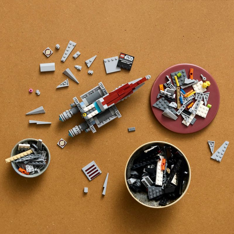 LEGO---Star-Wars-TM---Nave-de-Assalto-classe-Acclamator---75404-3