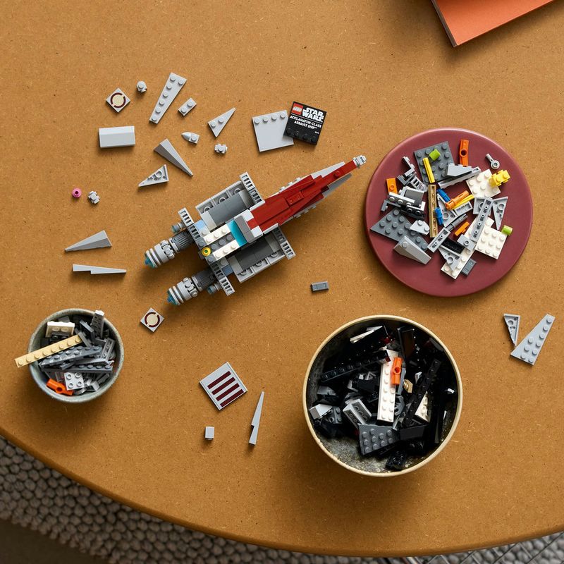 LEGO---Star-Wars-TM---Nave-de-Assalto-classe-Acclamator---75404-8