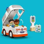 LEGO---Duplo-Town---Ambulancia-e-Motorista---10447-10