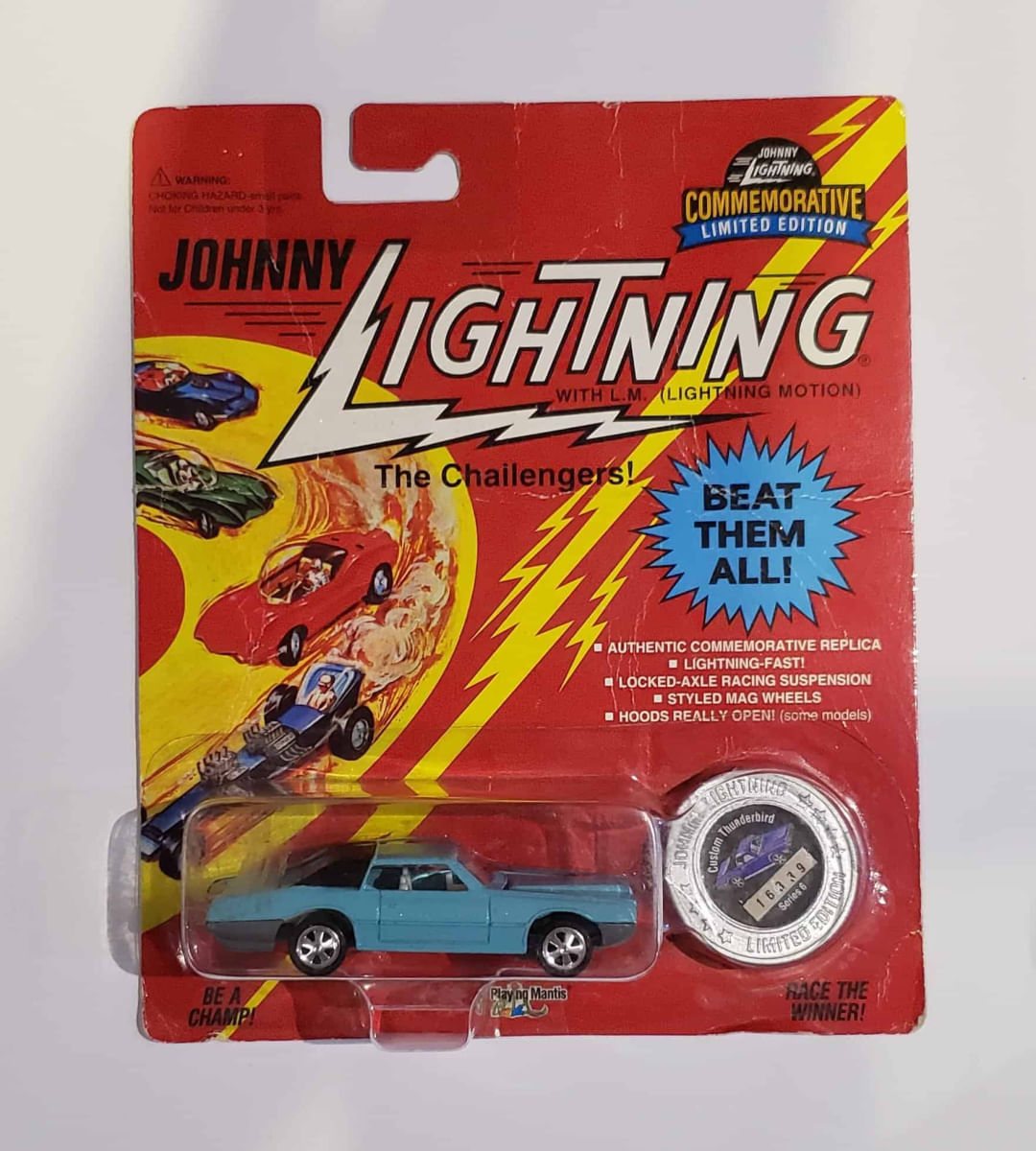 Embalagem danificada* Johnny Lightning - Custom Thunderbird series