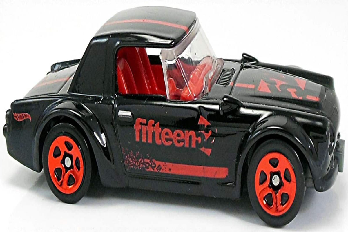 Hot Wheels Speed Graphics - Fairlady 2000 Preta - Ri Happy