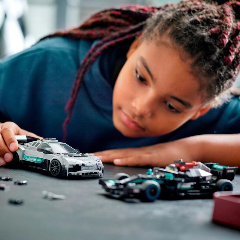 LEGO---Speed-Champions---Mercedes-AMG-F1-W12-E-Performance-e-Mercedes-AMG-Project-One---76909-8