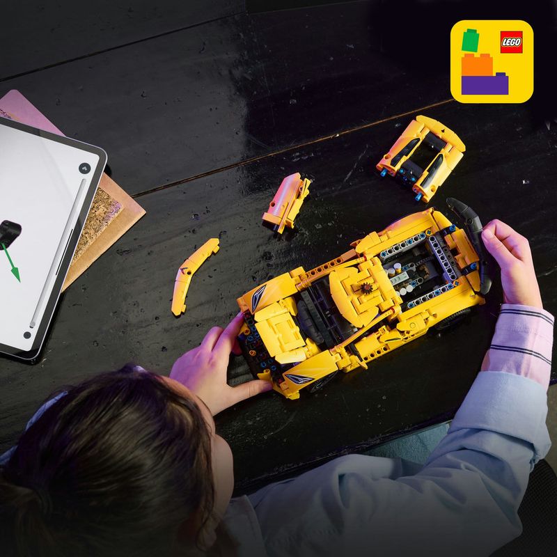 LEGO---Technic---Chevrolet-Corvette-Stingray---42205-6