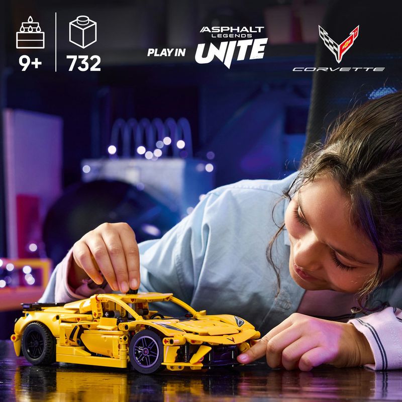 LEGO---Technic---Chevrolet-Corvette-Stingray---42205-8