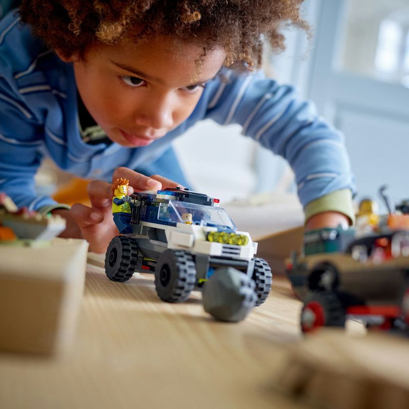 LEGO---City-Great-Vehicles---Perseguicao-de-Carro-da-Policia-Off-Road---60449-10
