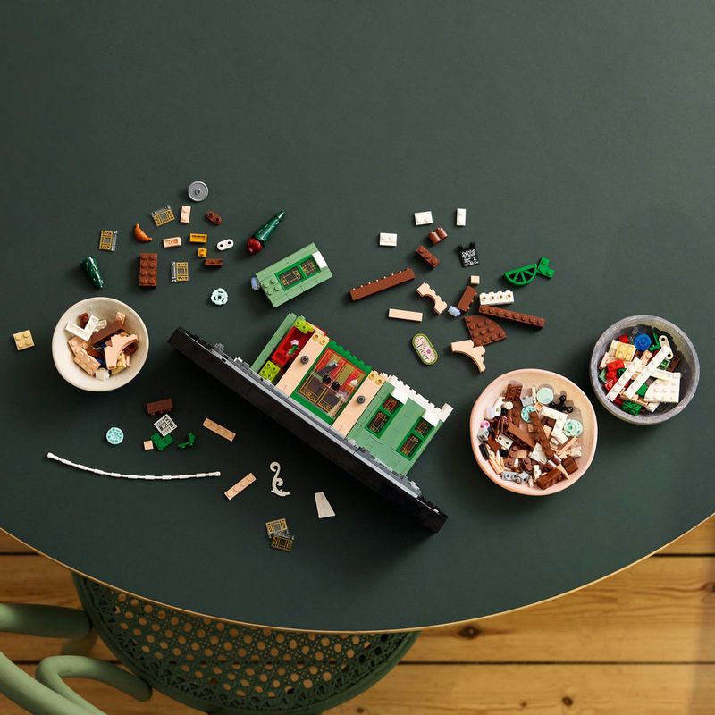 LEGO---Icons---Cafe-Frances---10362-2