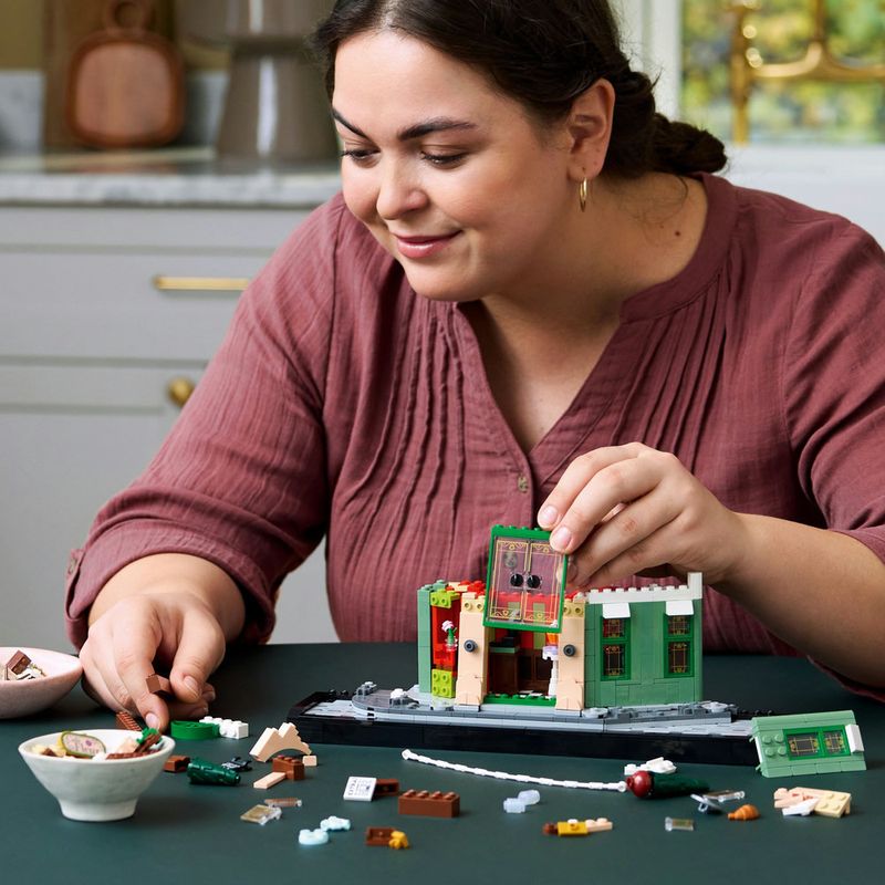 LEGO---Icons---Cafe-Frances---10362-7