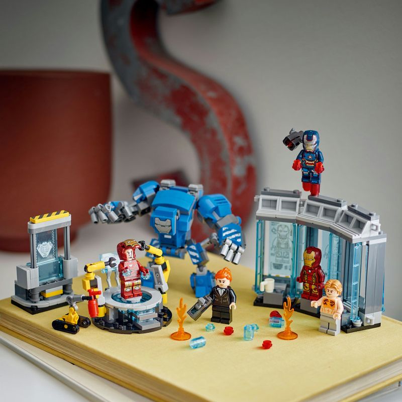 LEGO---Super-Heroes-Marvel---Laboratorio-do-Homem-de-Ferro--Salao-de-Armaduras---76315-4