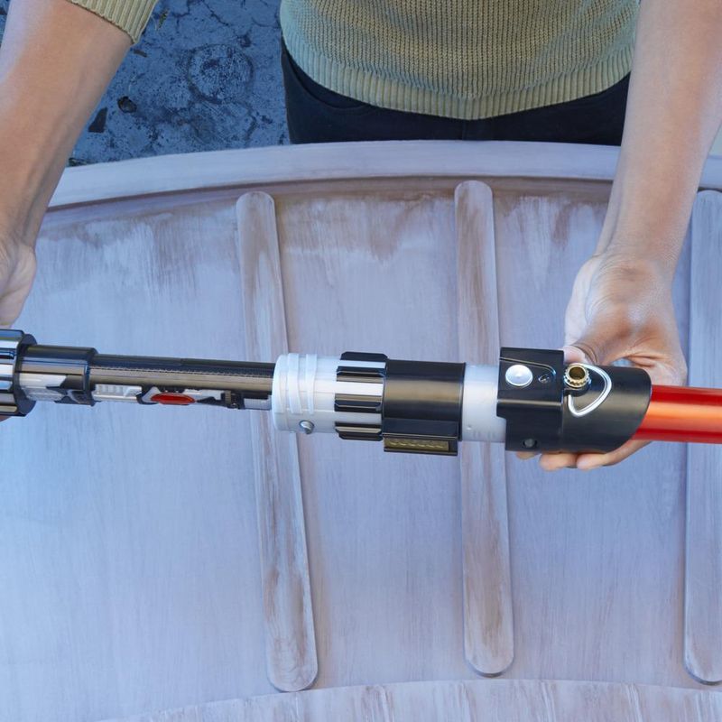 Sabre-de-Luz-Eletronico---Star-Wars---Darth-Vader---Lightsaber-Forge---Sortido---Hasbro-9