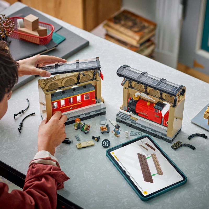 LEGO---Harry-Potter---Aparador-de-Livros--O-Expresso-de-Hogwarts---76450-3