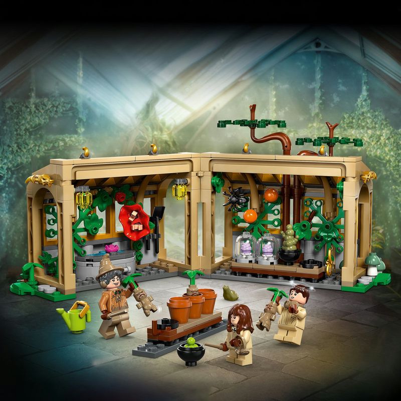 LEGO---Harry-Potter---O-Castelo-de-Hogwarts--Aula-de-Herbologia---76445-10