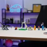 LEGO---Fortnite---Acampamento-de-Embananado-e-Faisca---77075-4
