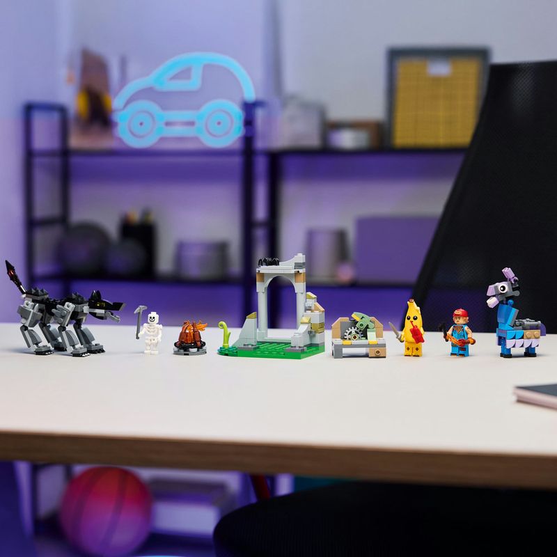 LEGO---Fortnite---Acampamento-de-Embananado-e-Faisca---77075-4