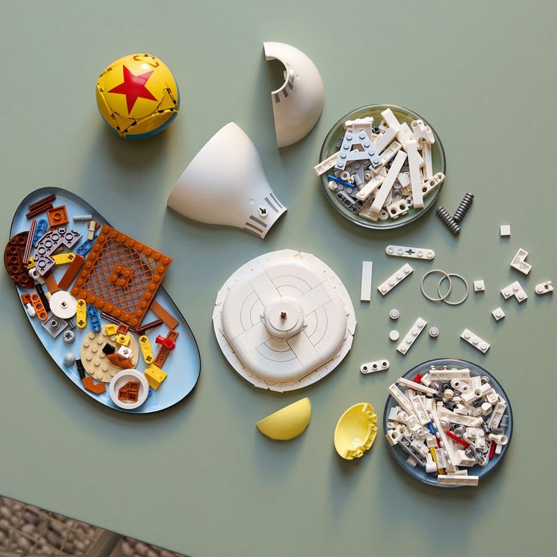 LEGO---LEGO-Ideas---Disney-Pixar-Luxo-Jr---21357-3