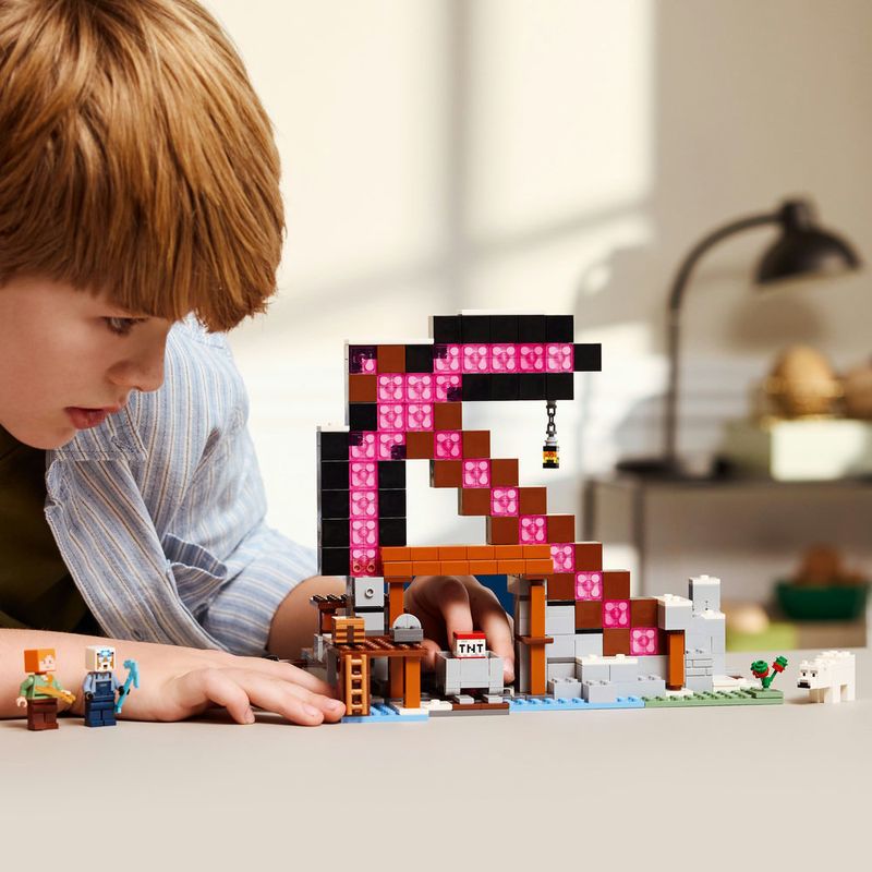 LEGO---Minecraft---A-Mina-da-Picareta---21277-5