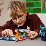 LEGO---Minecraft---O-Encontro-com-o-Guarda---21274-9