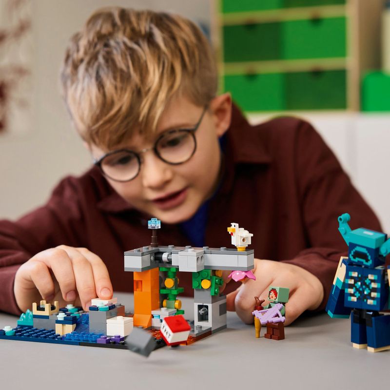 LEGO---Minecraft---O-Encontro-com-o-Guarda---21274-9