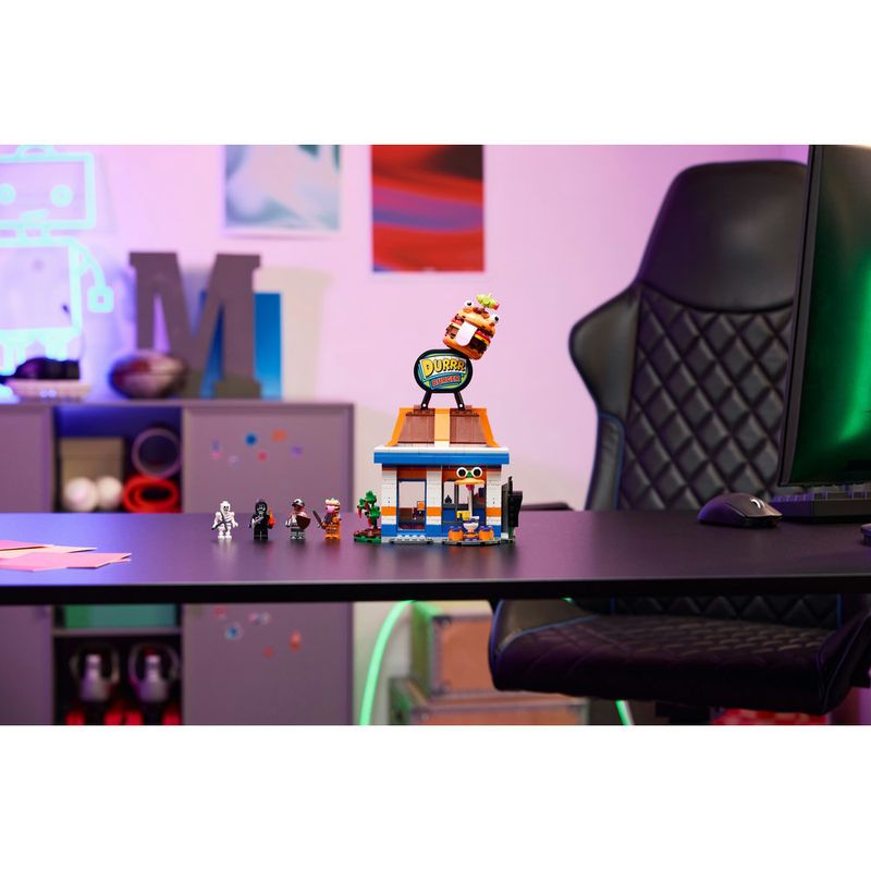 LEGO---Fortnite---Restaurante-Durrr-Burger---77076-7