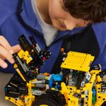 LEGO---Technic---Carregadeira-De-Rodas-Volvo-L120-Electric---42209-11