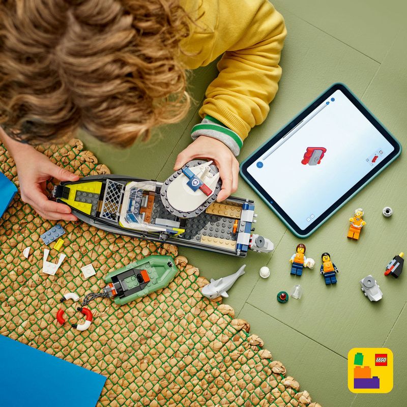 LEGO---City-Police---Perseguicao-Com-Barco-Da-Policia---60456-11